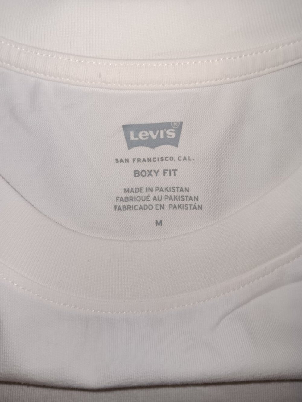 (NWOT)LEVI'S CERTIFIED CLASSICS SINCE 1873 BOXY FIT GRAPHIC T-SHIRT - Picture 4 of 8